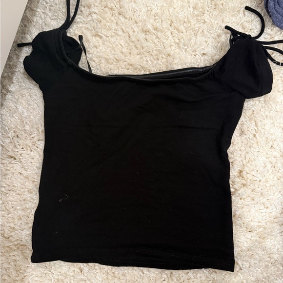 Edikted Tops - Elegant Black Women's Top